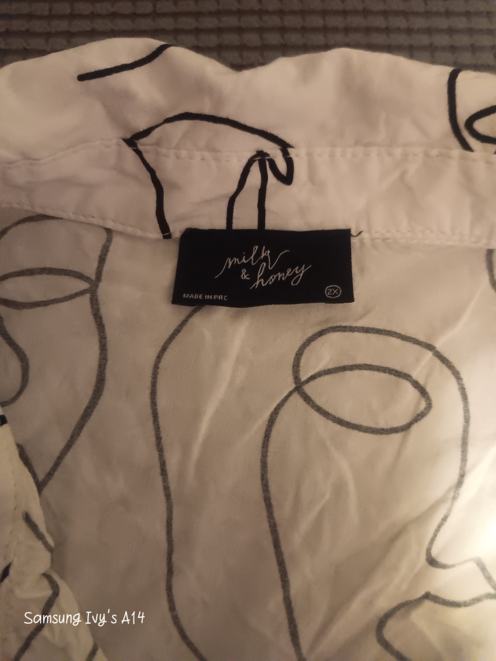 Milk & Honey White Button-Up Shirt with Black Abstract Line Print - Picture 3 of 3